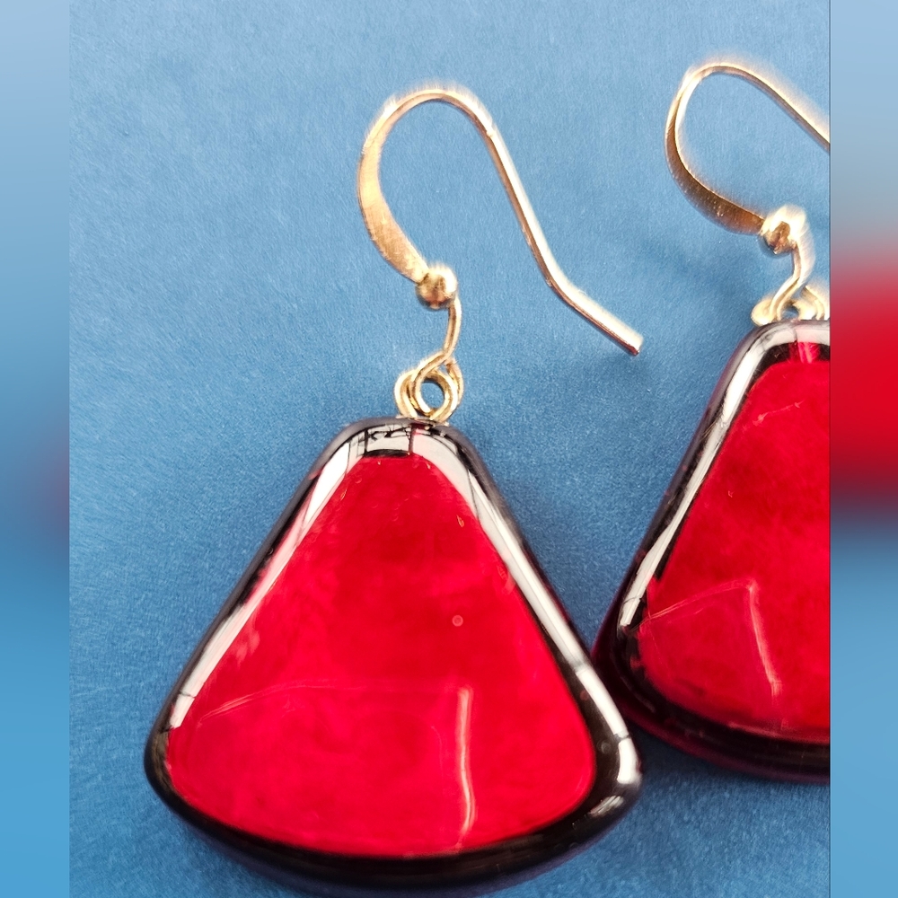 Iridescent Red Lucite Dangle Drop Gold Tone Vinta… - image 2